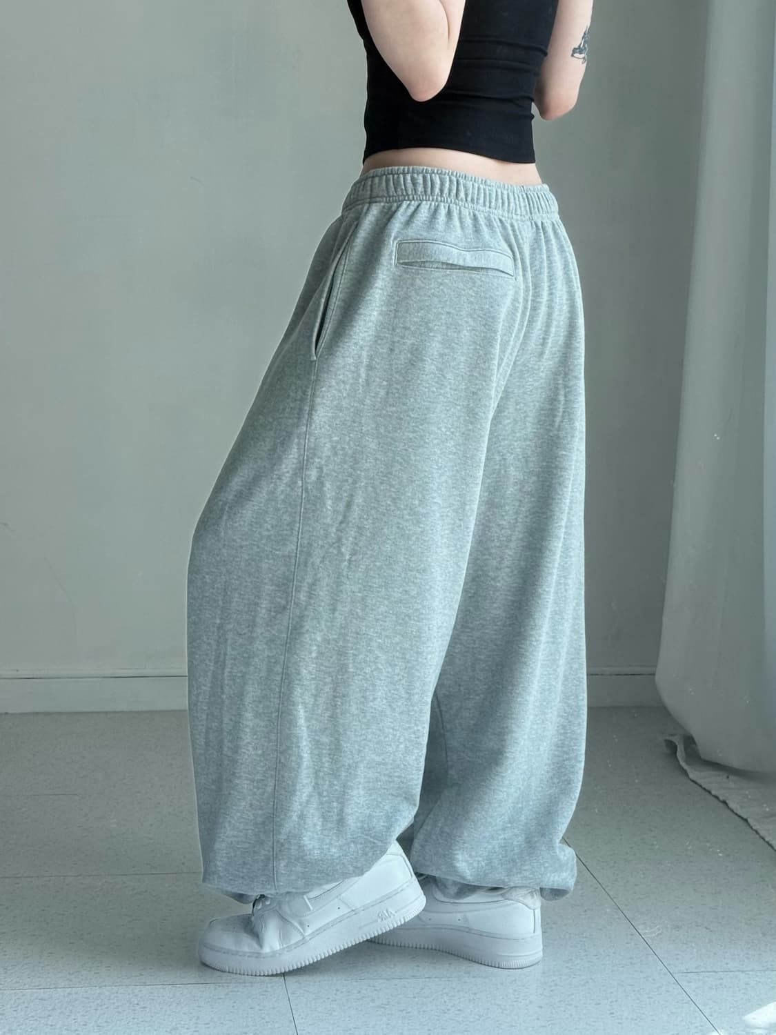 나이키 그레이 오버 벌룬 조거 스웻팬츠 상품이미지3