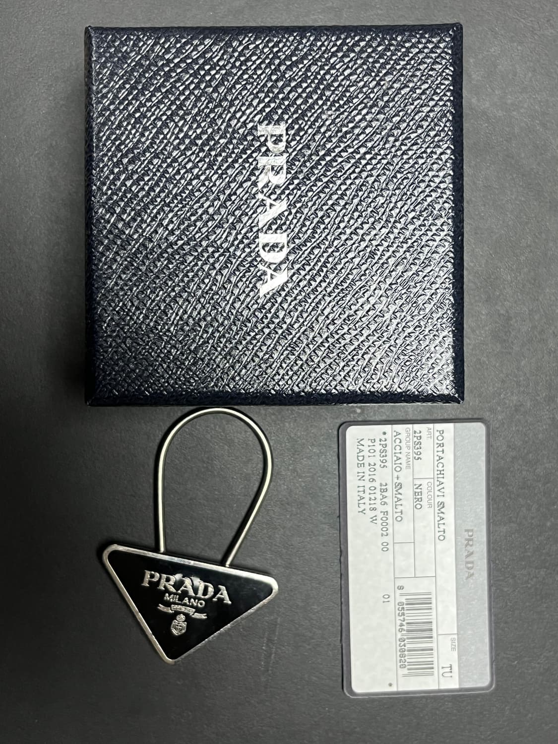 프라다 트라이앵글 키링  상품이미지1