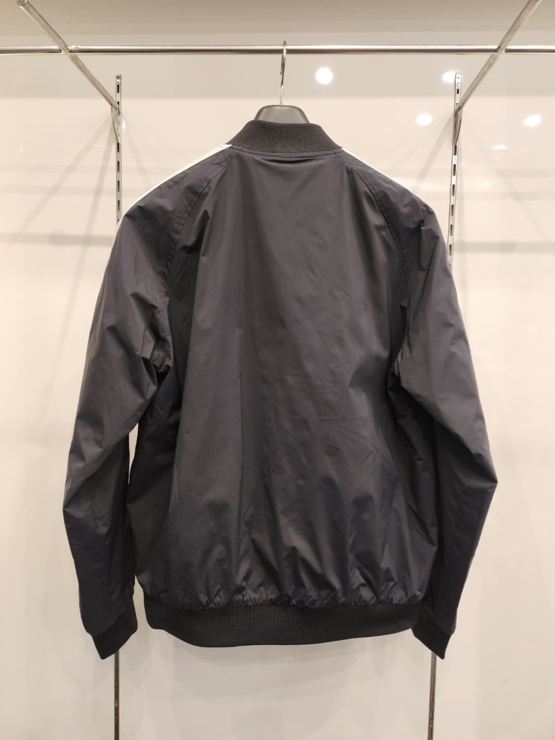 디스커버리 남성 블루종점퍼 상품이미지2