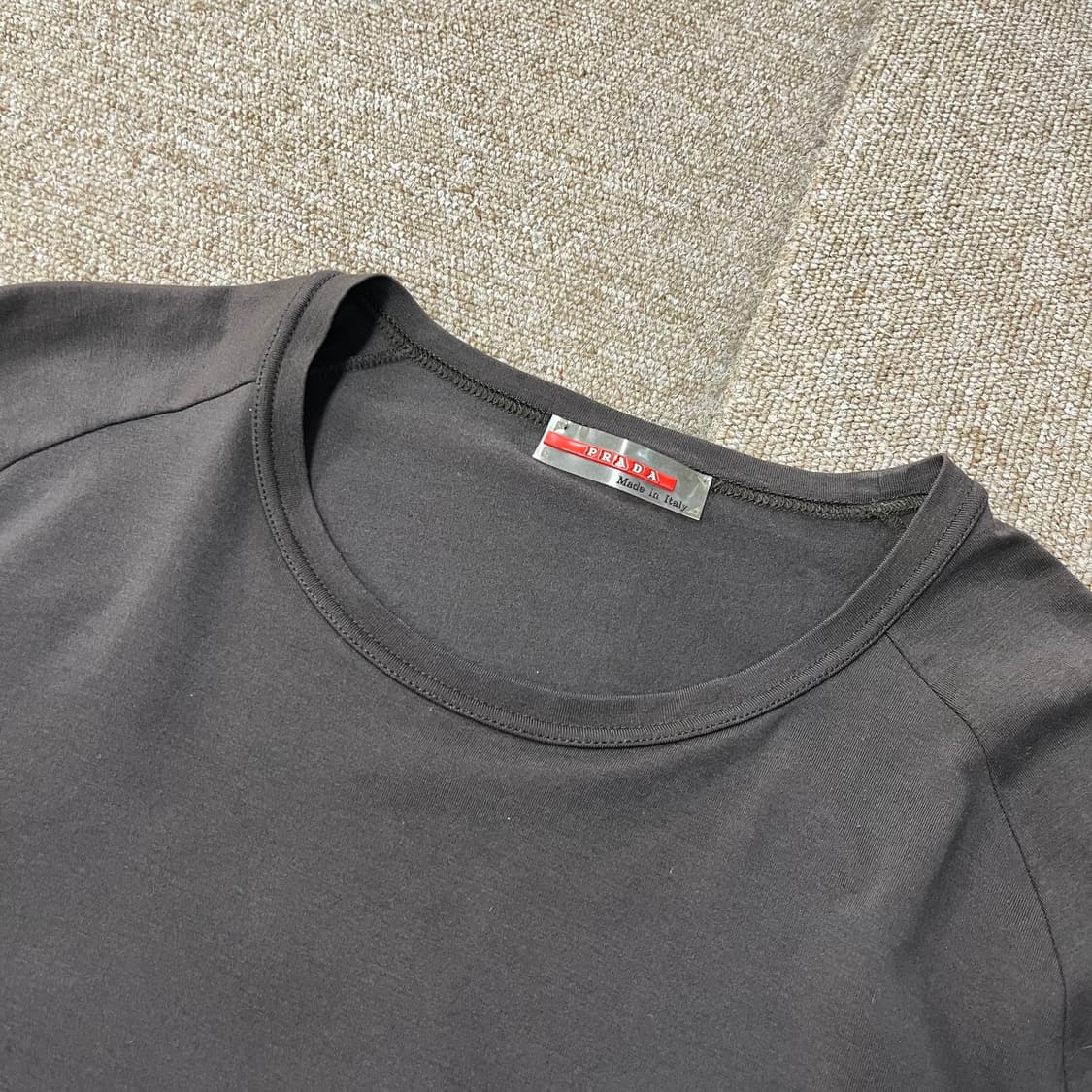  프라다 레드텝 롱슬리브 상품이미지5