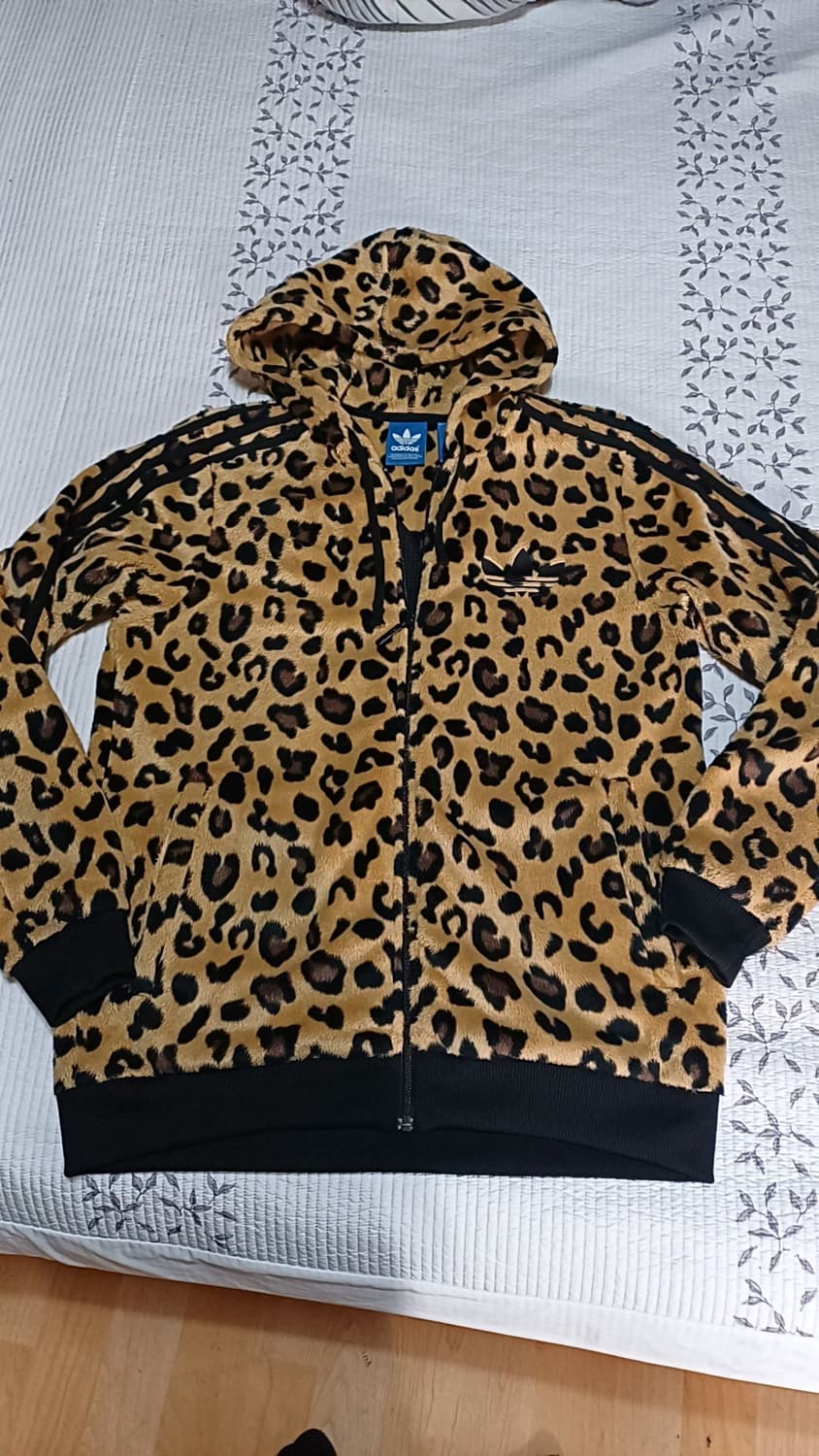 아디다스 레오파드후리스 실측100 가슴56 기장74 상품이미지1