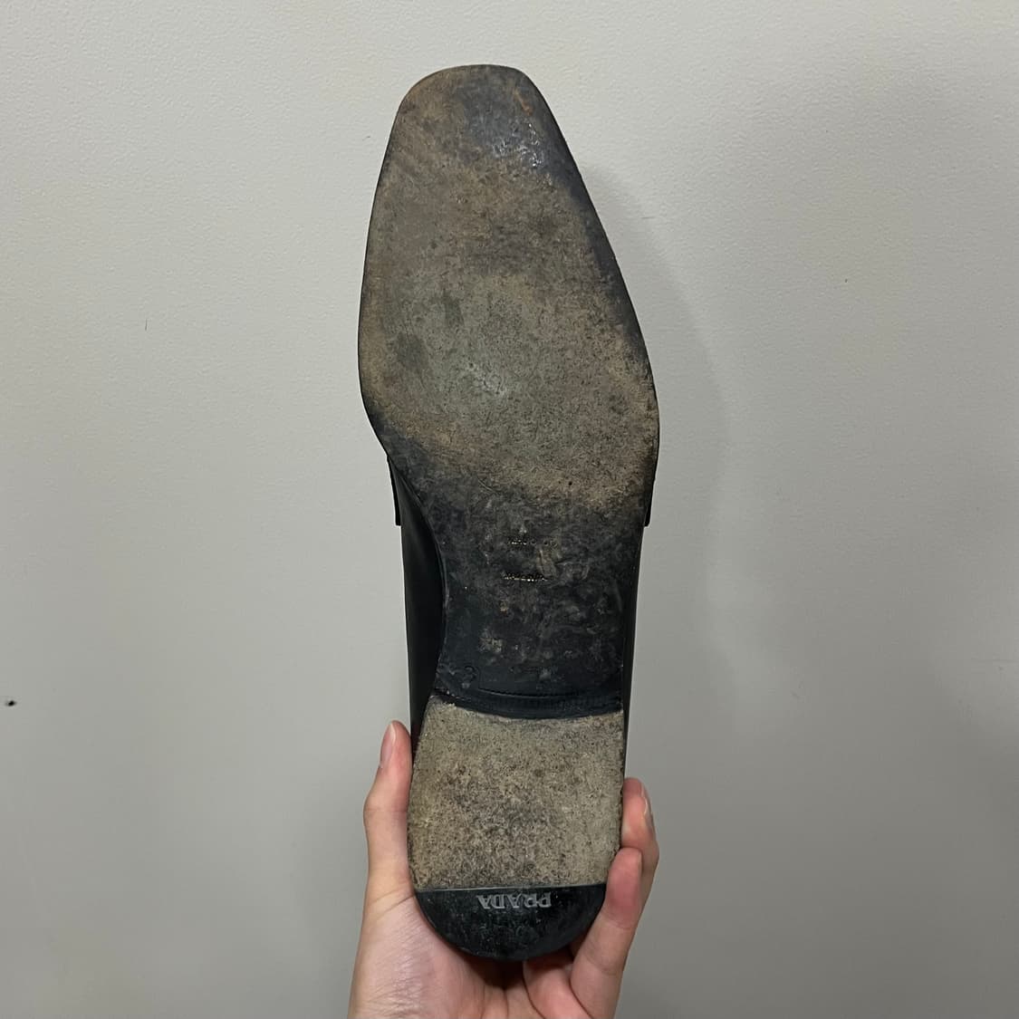 Prada Buckle Loafers 상품이미지7