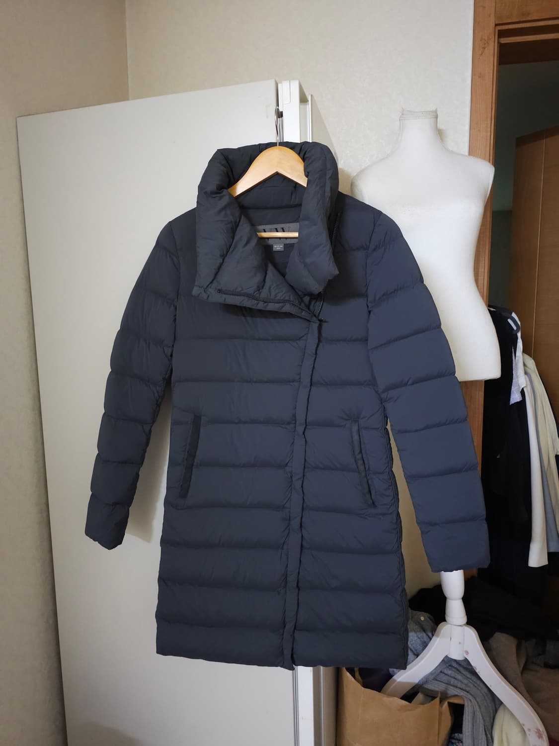 베라왕 슬림핏 다운패딩 상품이미지2