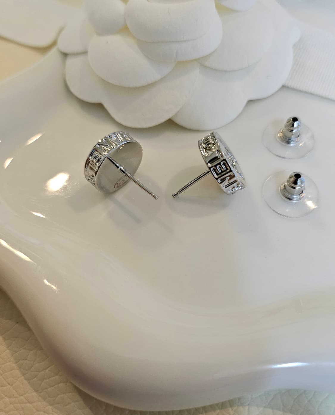 샤넬 코인단추 은장스터드 귀걸이 업사이클링  상품이미지5