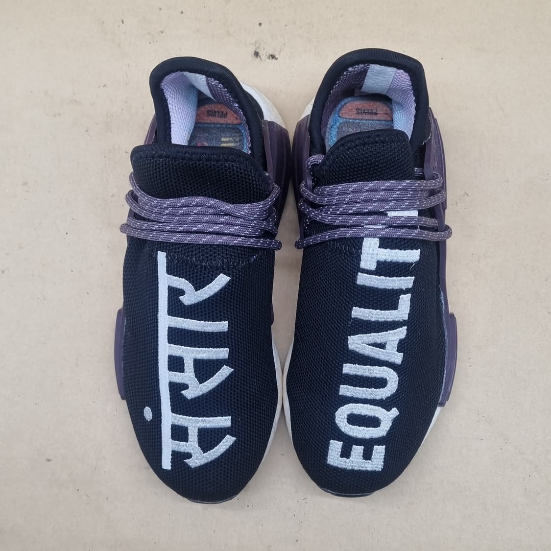 아디다스 X 퍼렐 윌리엄스 운동화225 상품이미지2