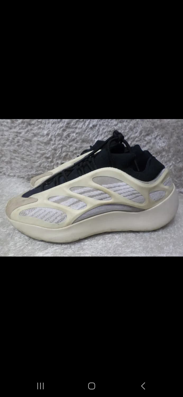 아디다스 이지부스트 700 아자엘  상품이미지1