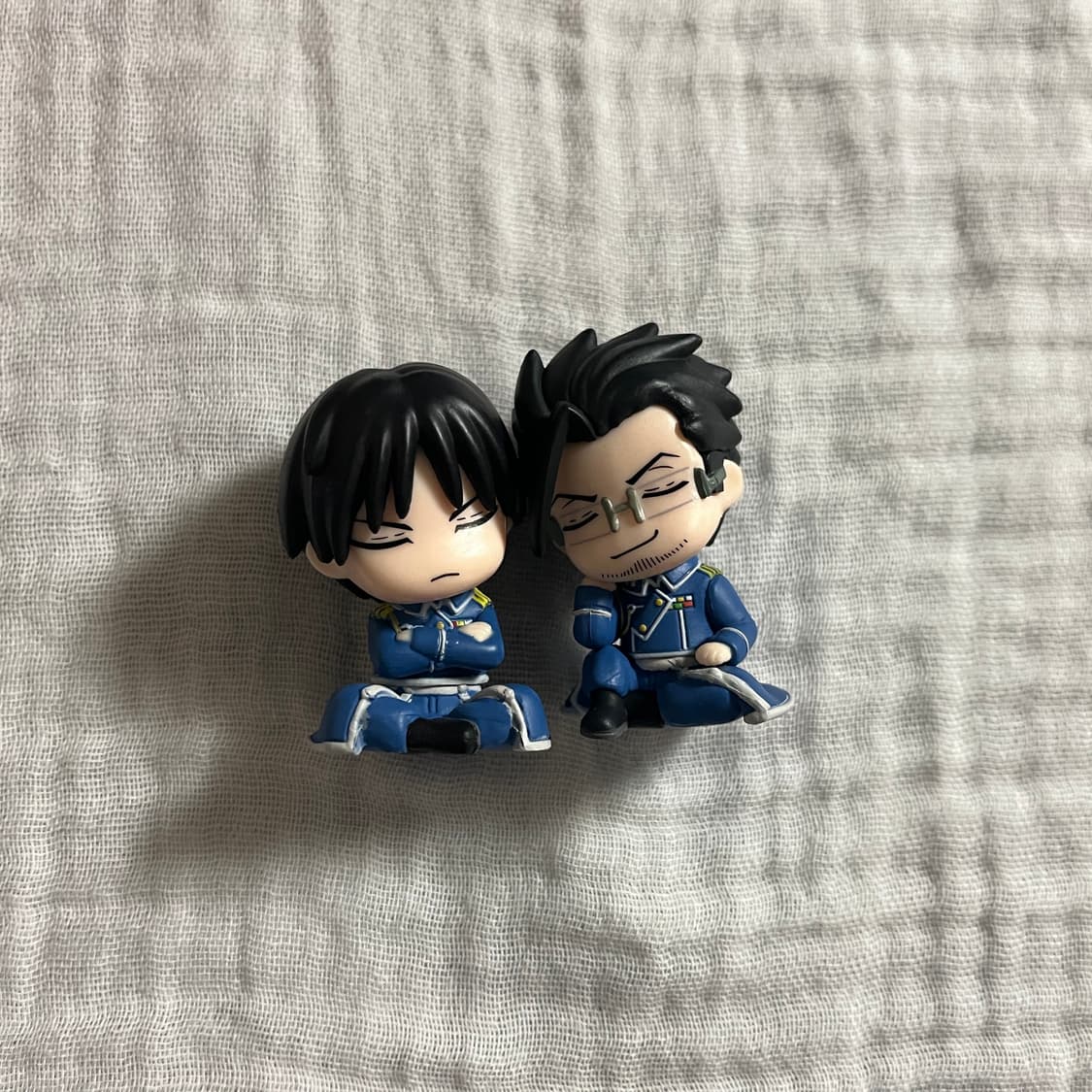 가챠) 강철의 연금술사 로이 머스탱 휴즈 어깨쿵 꾸벅 가챠 2종 세트 상품이미지1