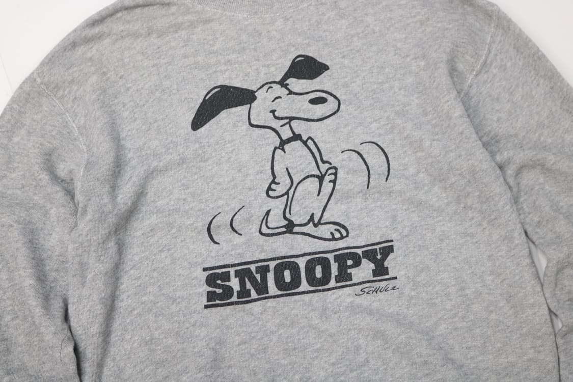 프릭스스토어 빈티지 스누피 크랙 프린팅 맨투맨 상품이미지3