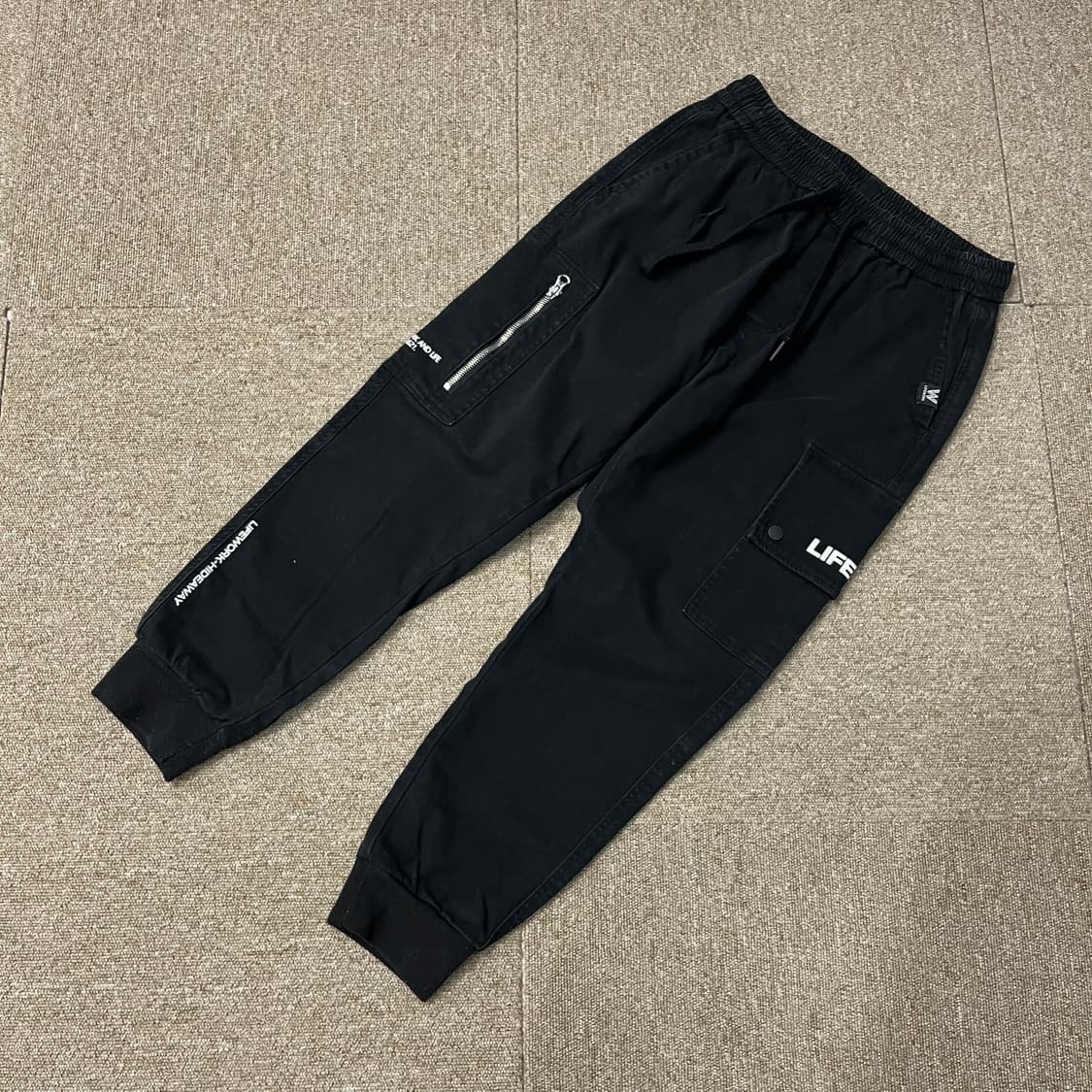 라이프워크 조거팬츠 상품이미지1