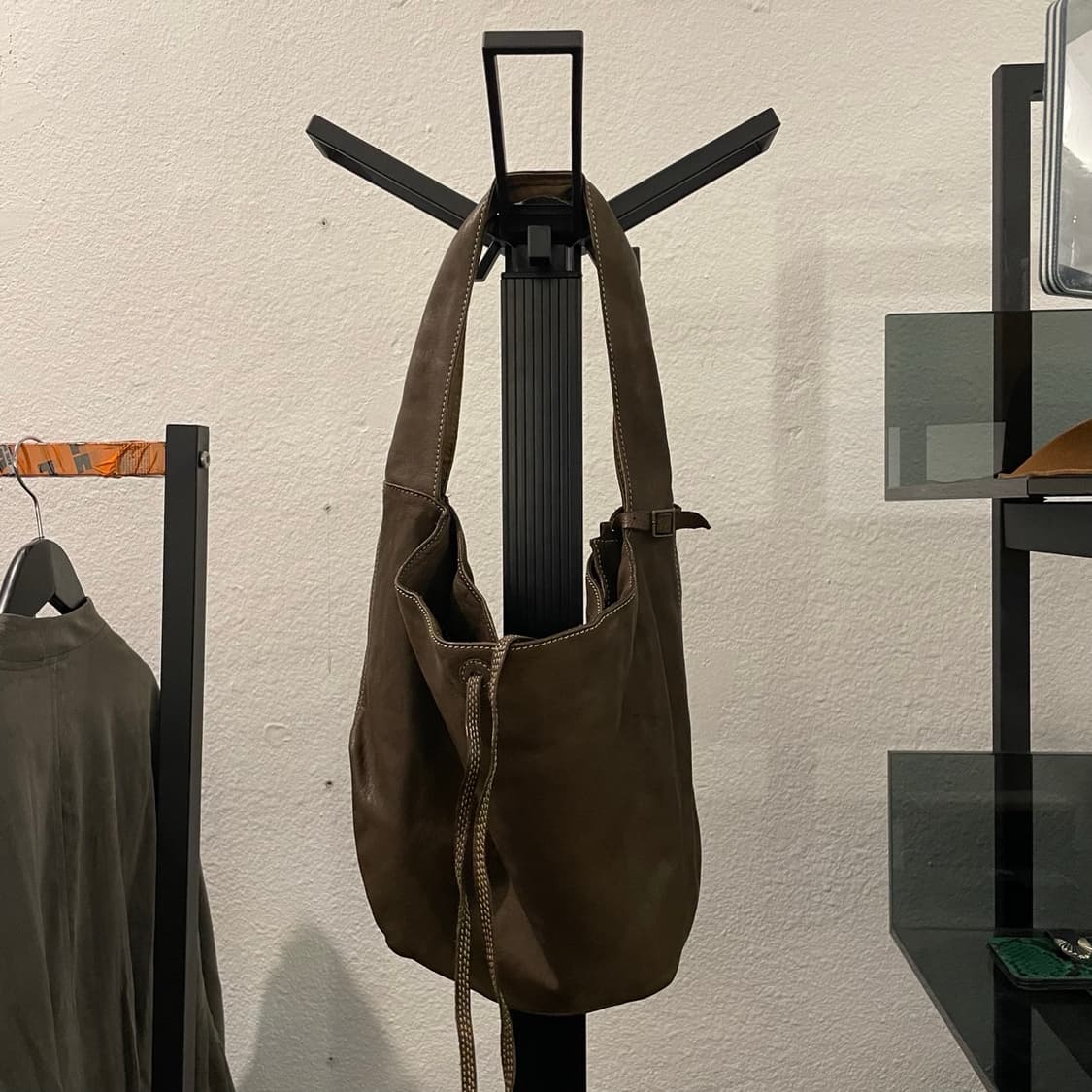 크리스찬포 레더 숄더백 상품이미지1