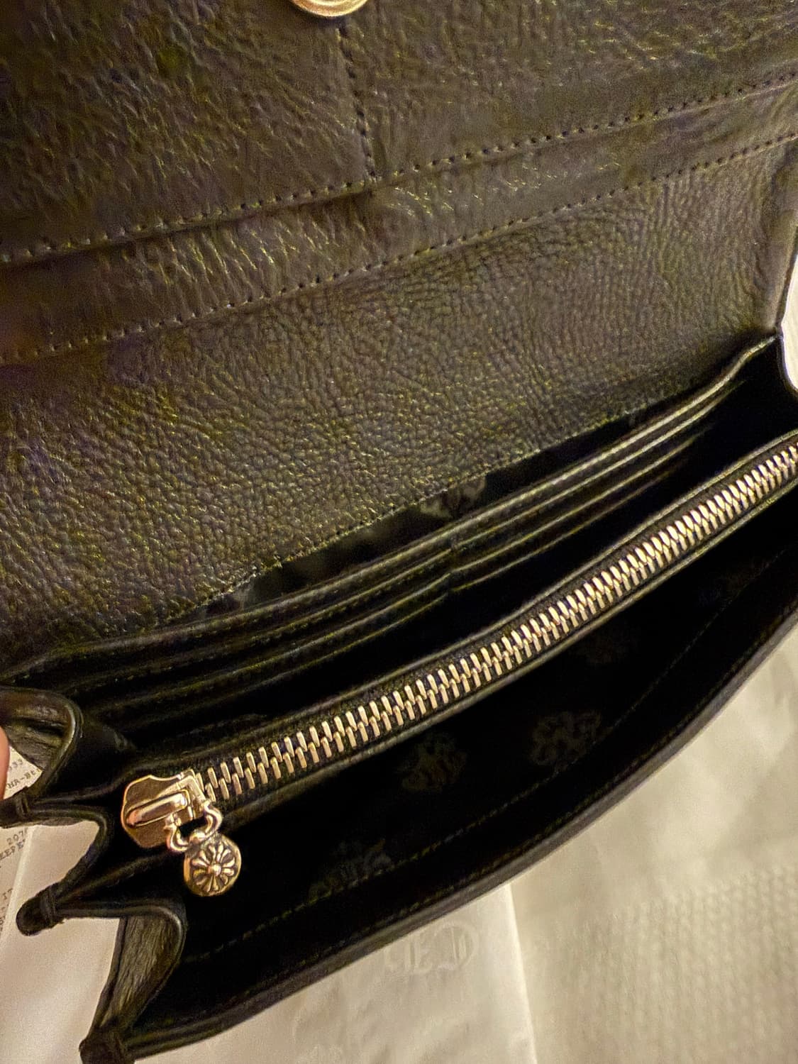 크롬하츠 주디 원볼 크로스 장지갑 새상품 판매합니다. 상품이미지3