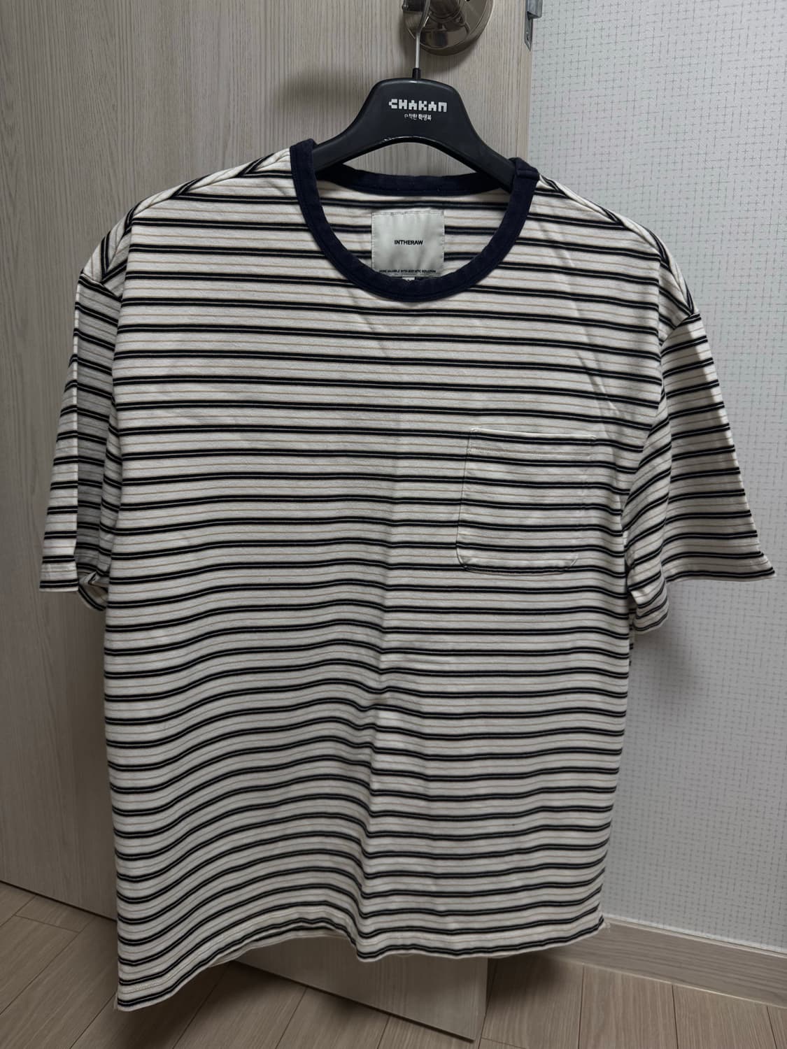 인더로우 티셔츠 화이트 상품이미지1