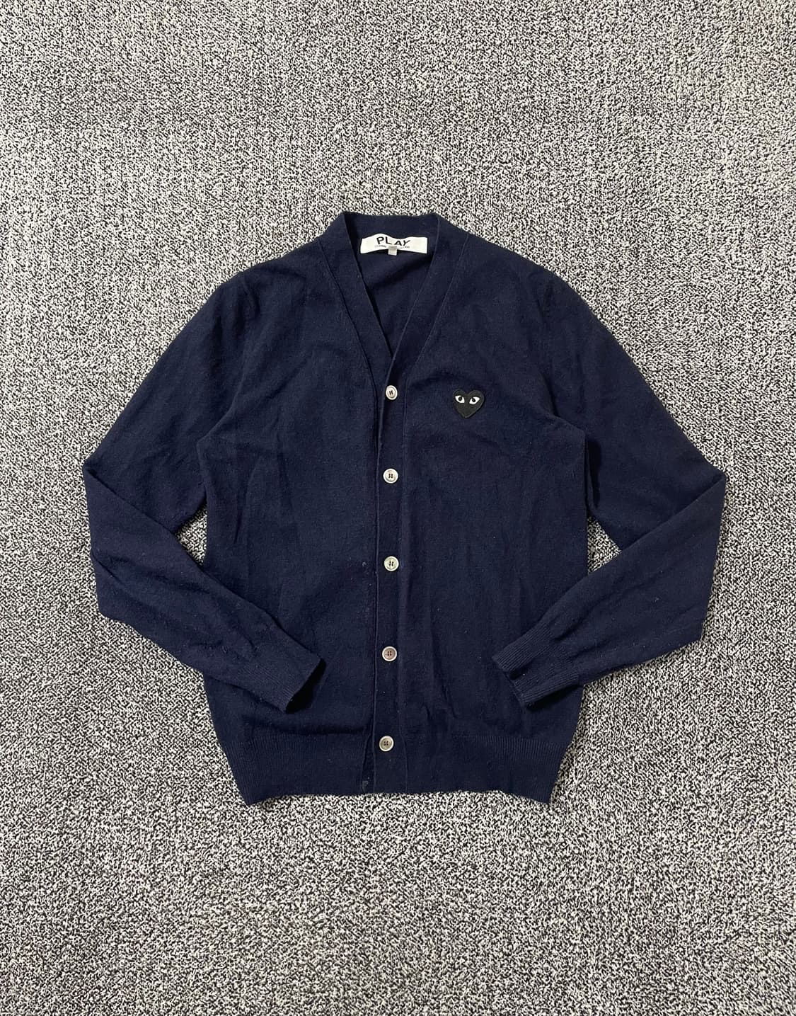 빈티지9. 꼼데가르송 플레이 블랙 하트 울 니트 가디건 네이비 상품이미지1