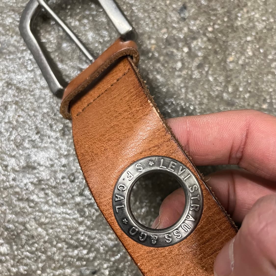 리바이스 아일렛 레더 벨트 (30-34”) 상품이미지3