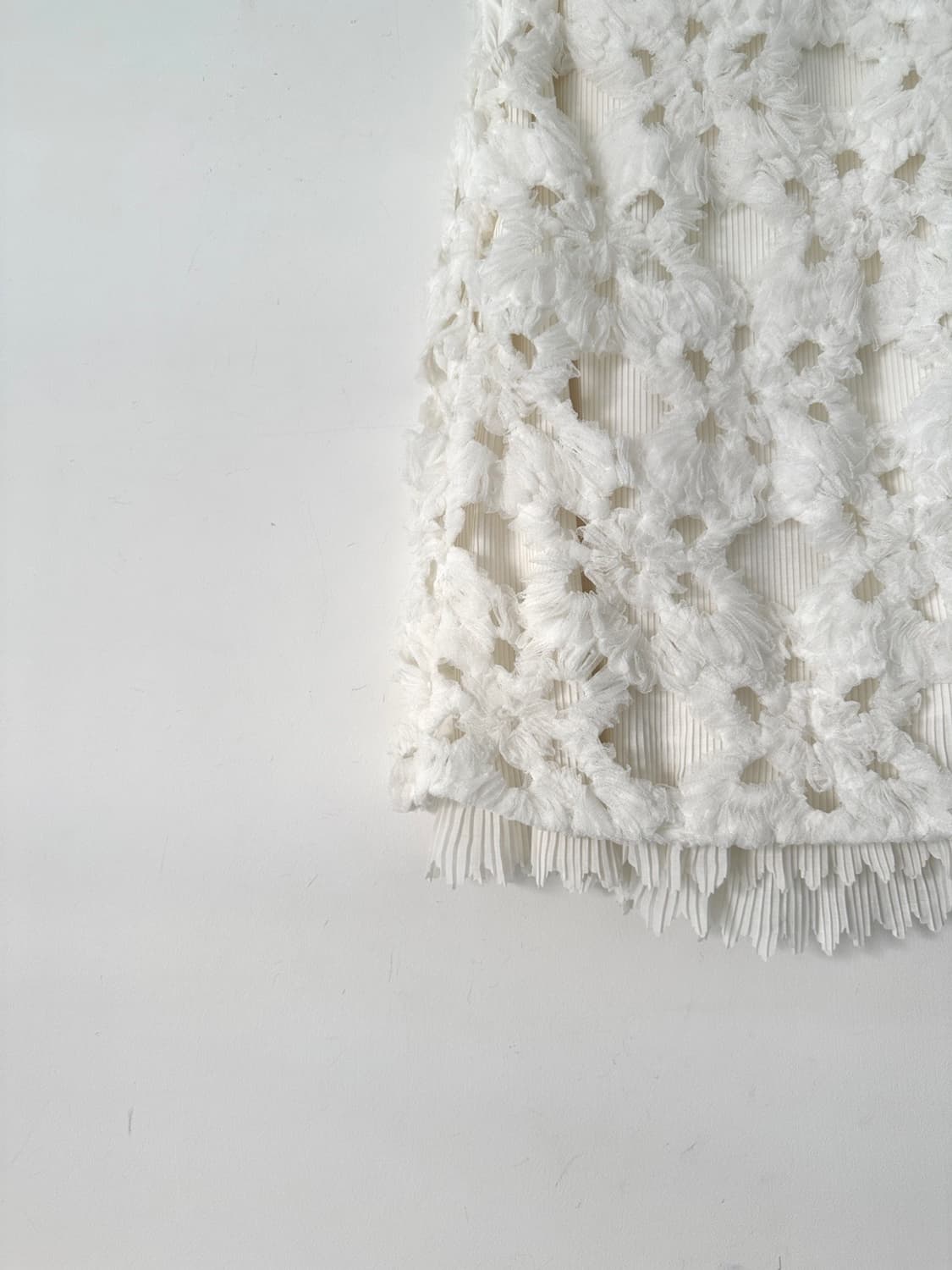 Embroidery rose hole top / ivory 상품이미지5