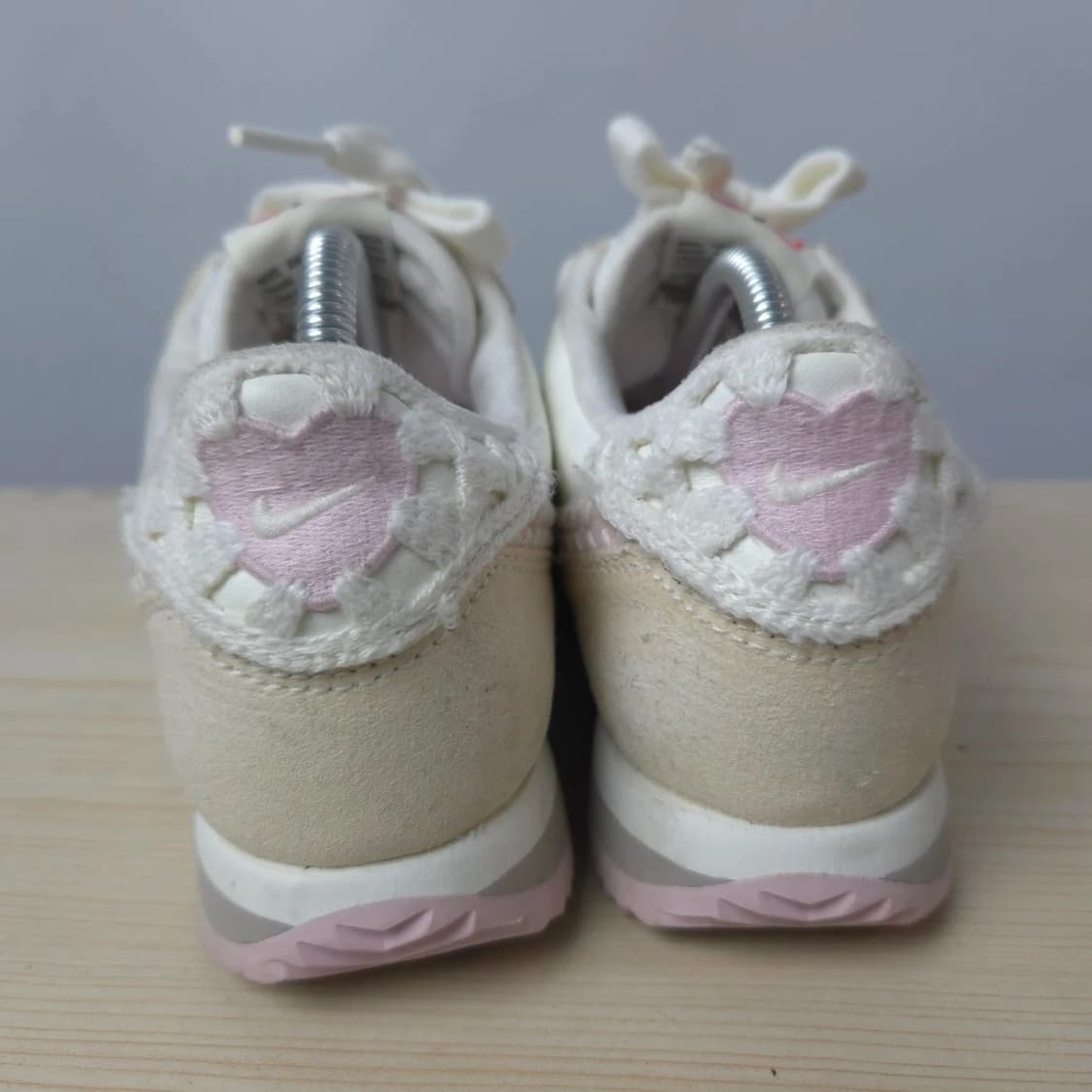 235 나이키 해외직구 칼리지 그레이 핑크 폼 코르테즈 스니커즈 상품이미지4