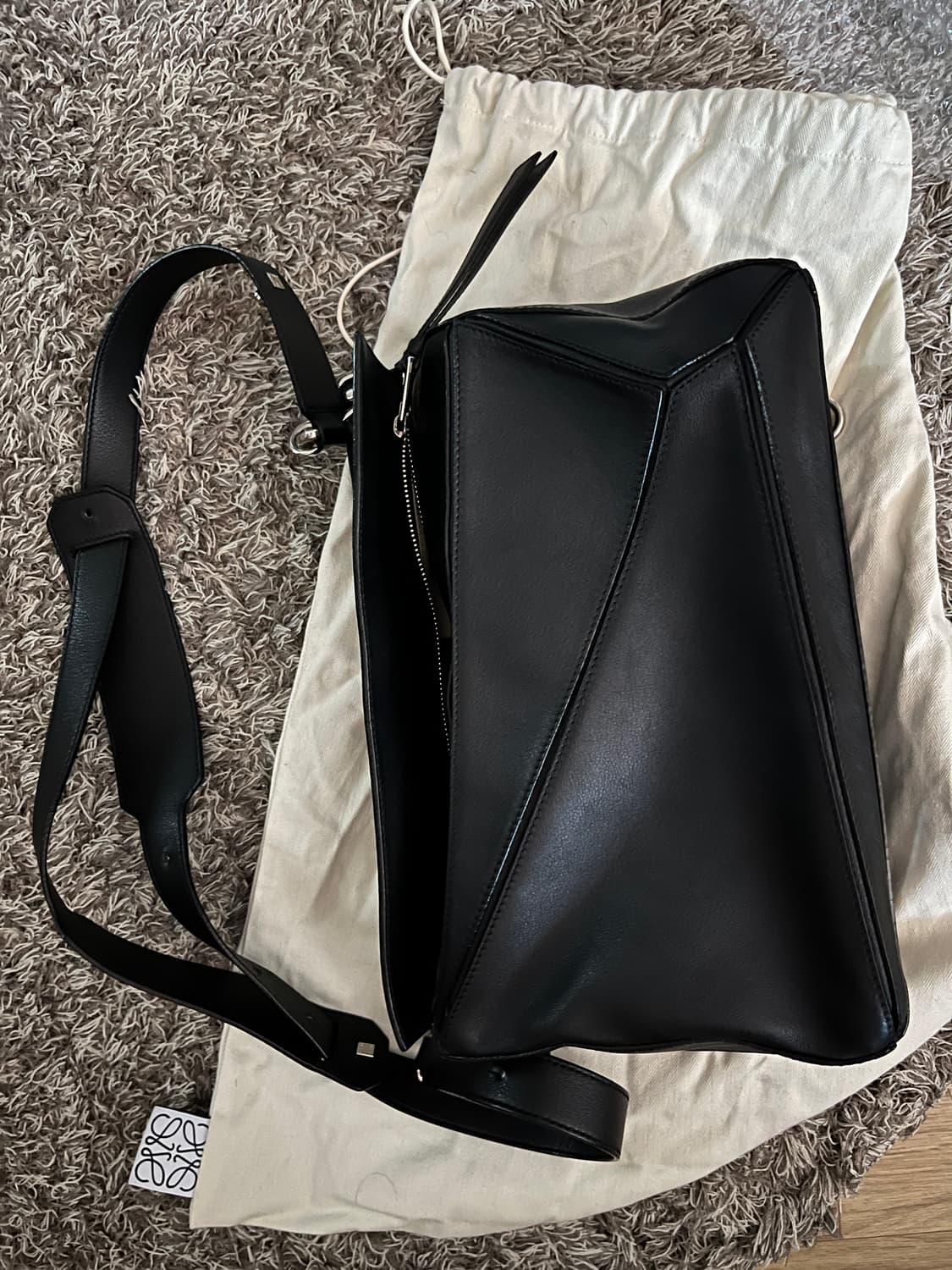 로에베 퍼즐백 미디움 상품이미지1