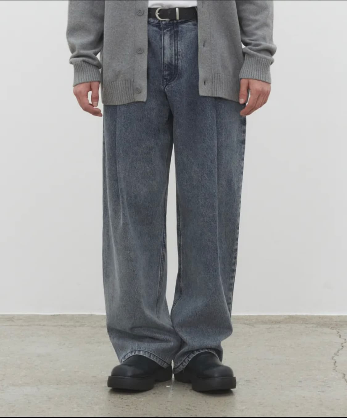 데케트 딥 플리츠 와이드 진 중청 상품이미지1