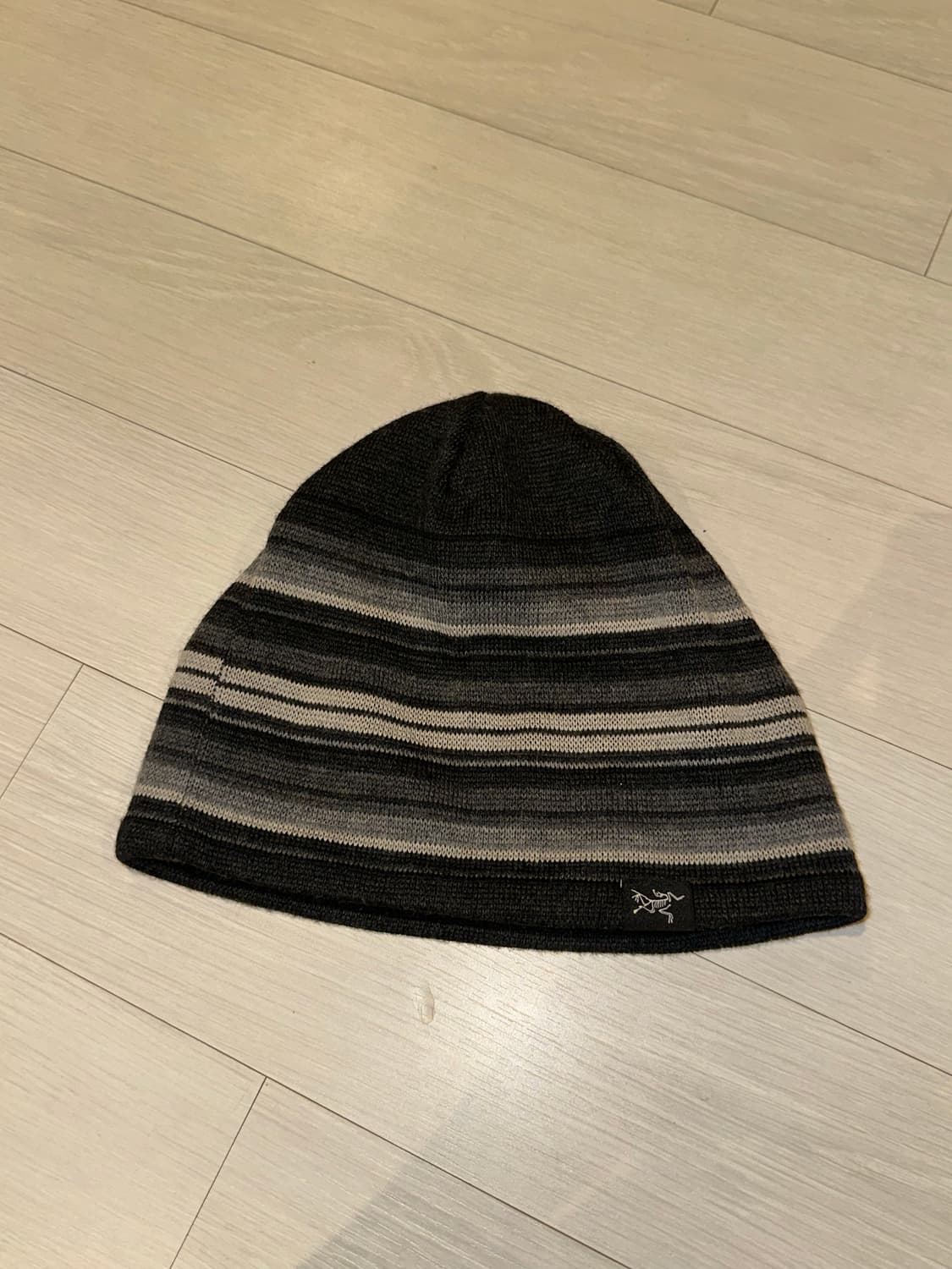 아크테릭스 스트라이프 비니 상품이미지1