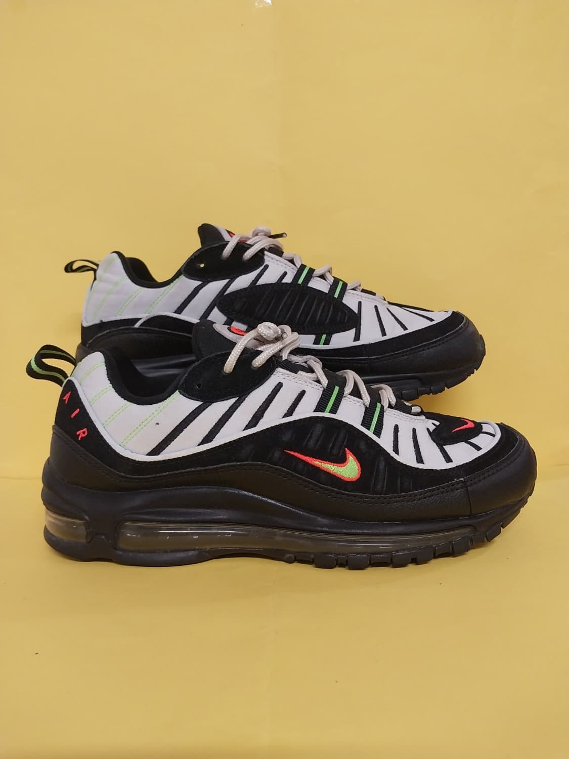 남성 나이키 에어맥스 98 블랙화이트 백호 운동화 (260) 상품이미지3