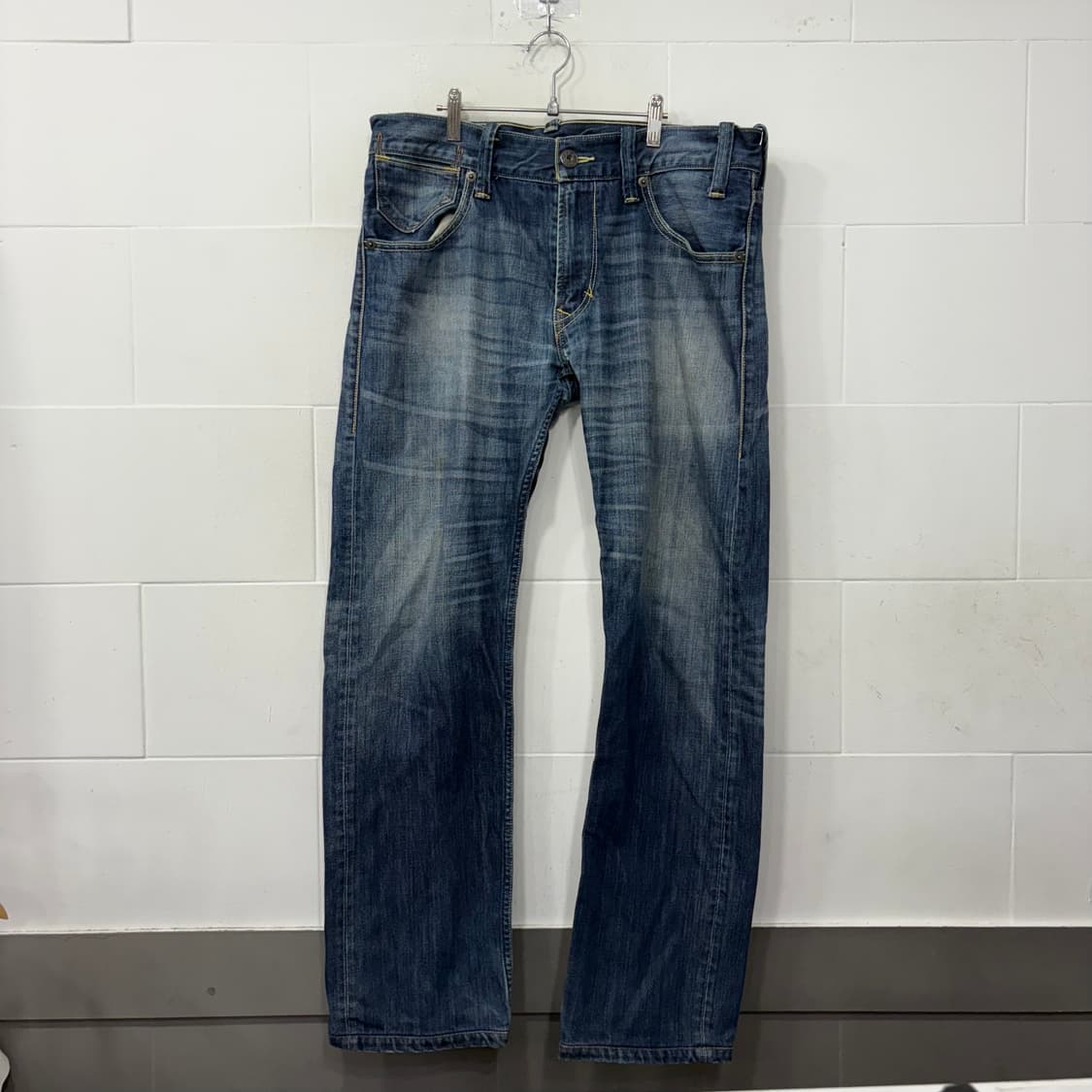 리바이스 504 워싱 데님 팬츠 상품이미지1
