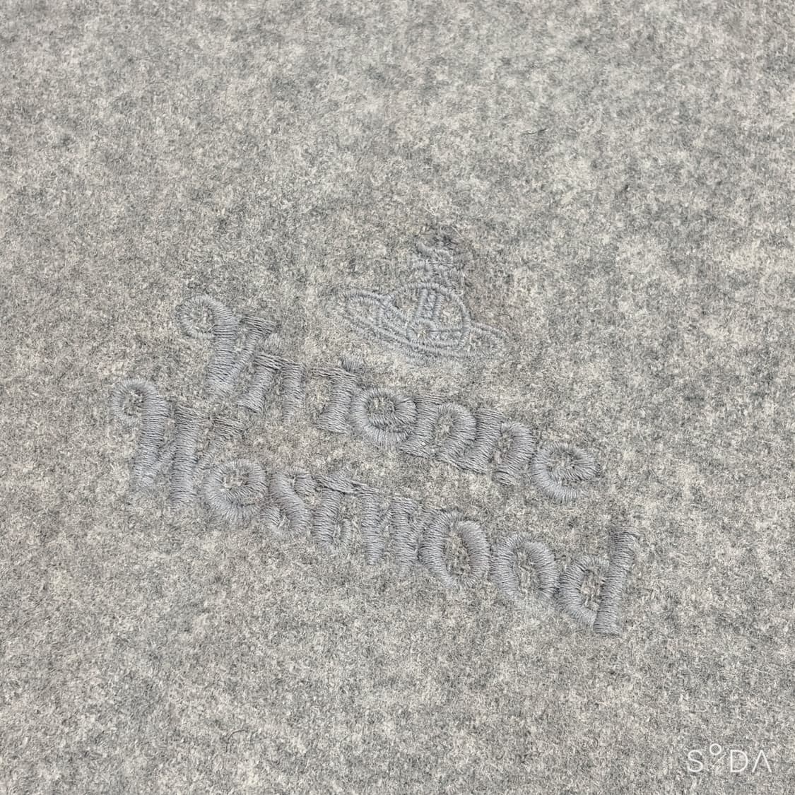 비비안웨스트우드 그레이 머플러 상품이미지2