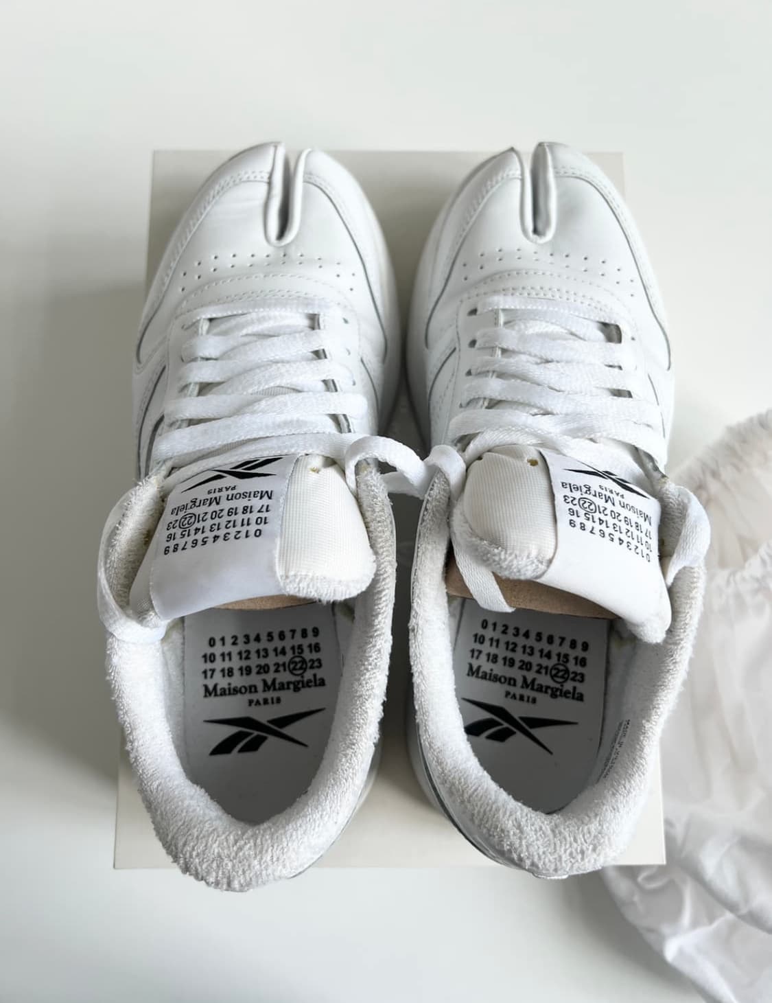 메종 마르지엘라 x 리복 타비 스니커즈 화이트 상품이미지2