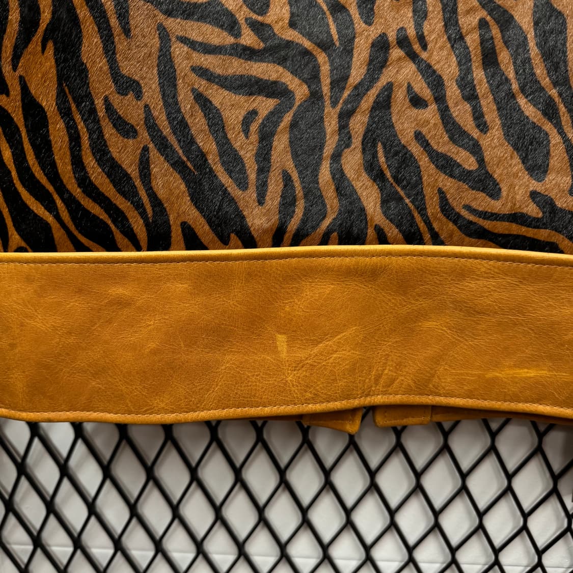 90s USA VINTAGE 송치 레더 자켓 호랑이 호피 패턴 브라운 상품이미지10