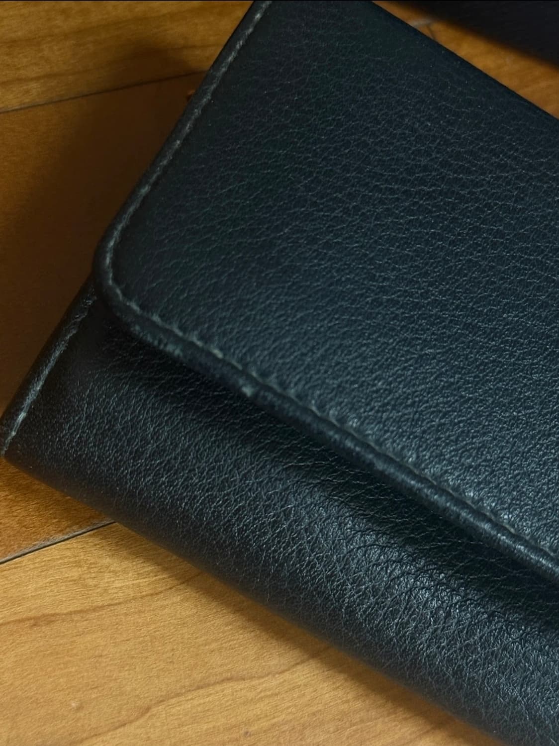 프라다 블랙 사피아노 장지갑, 미세 스크레치 상품이미지8