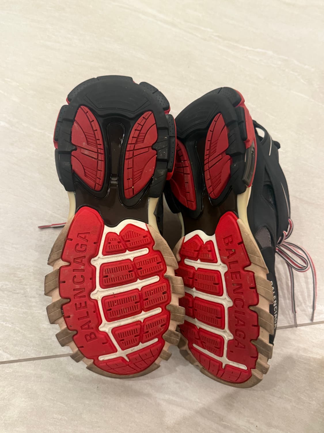 발렌시아가 트랙 스니커즈 42사이즈 상품이미지3