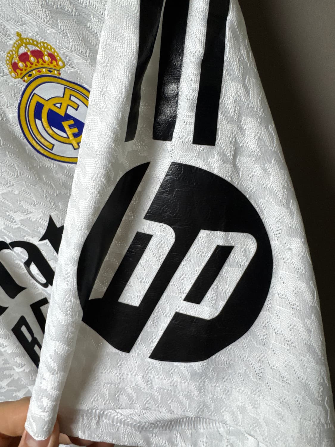 24-25시즌 레알마드리드 현지 공홈에서 구매한 벨링엄 유니폼 판매합니다 상품이미지4