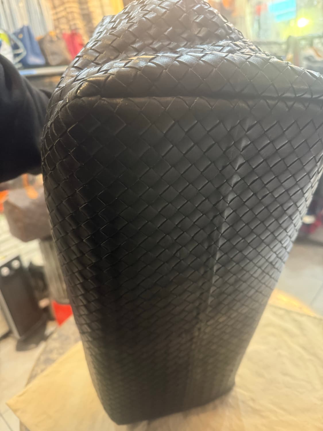 정품 보테카베네타 인트레치아토 보스턴백 팝니다 상품이미지5