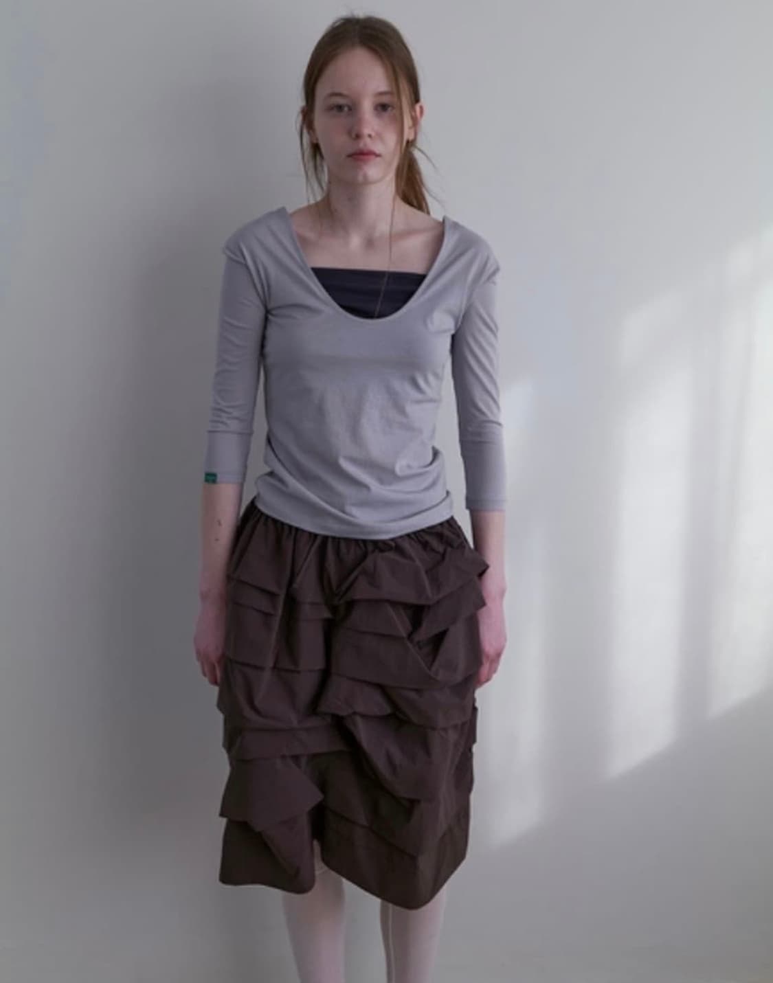 노컨텐츠 나일론 핀턱 스커트 브라운 상품이미지1