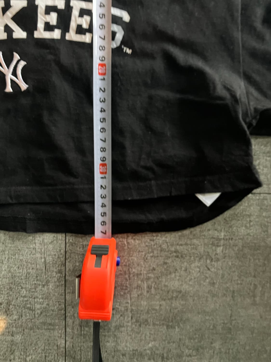 Mlb 엠엘비 핀터깔y2k 양키스 중앙로고 크롭 반팔티셔츠 상품이미지3