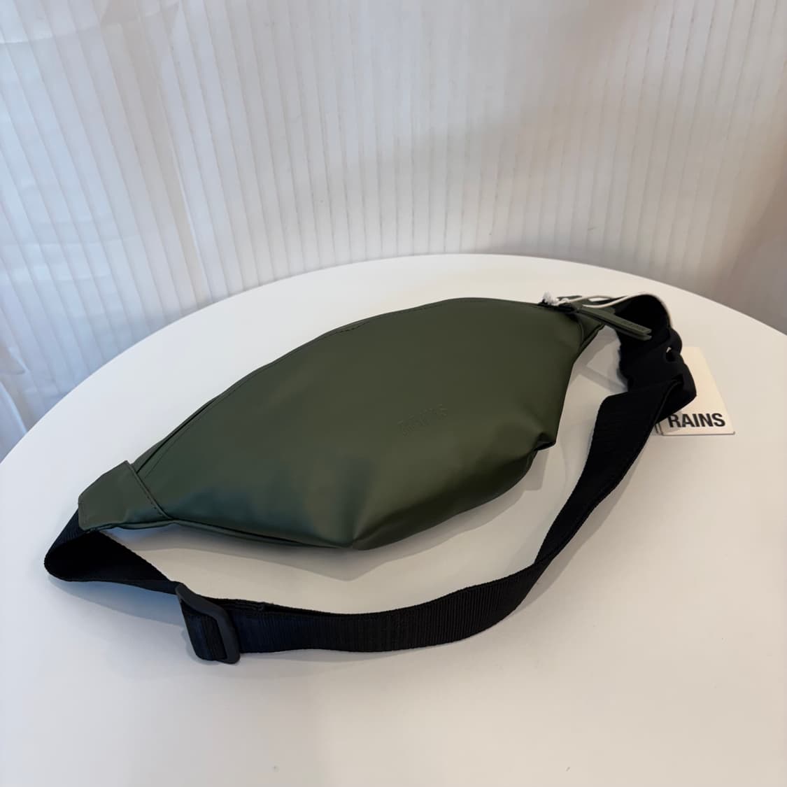 정품 Rains 레인스 힙색 크로스백     상품이미지8