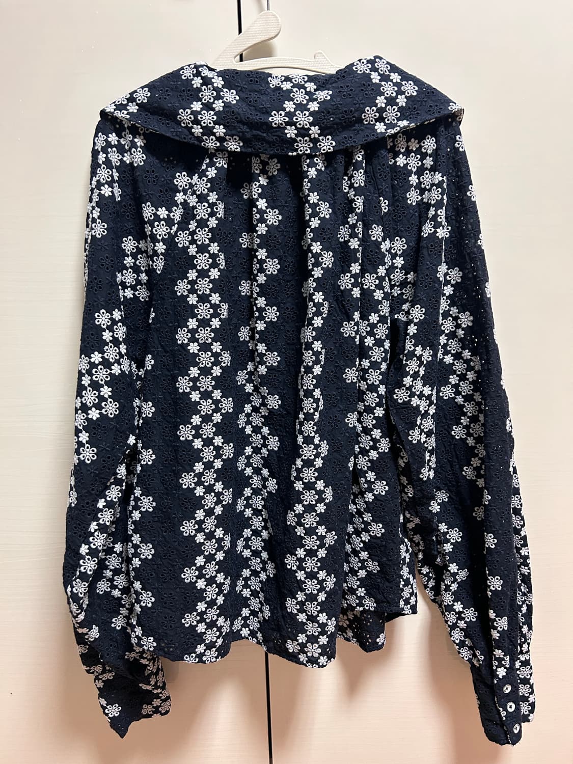 나인온스 꽃무늬 네이비 블라우스 L 상품이미지3