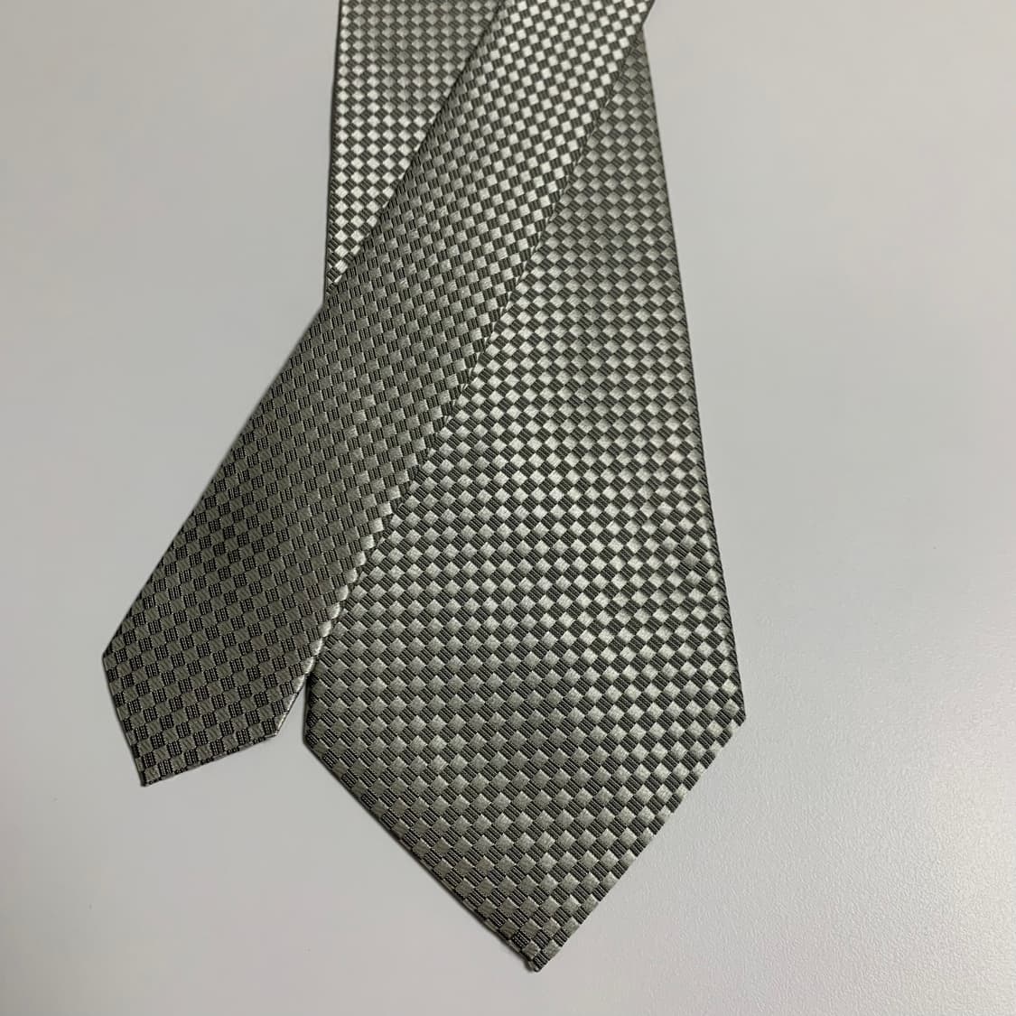 버버리(BURBERRY) 화이트컬러 체크넥타이 명품 100실크 A+등급 상품이미지4