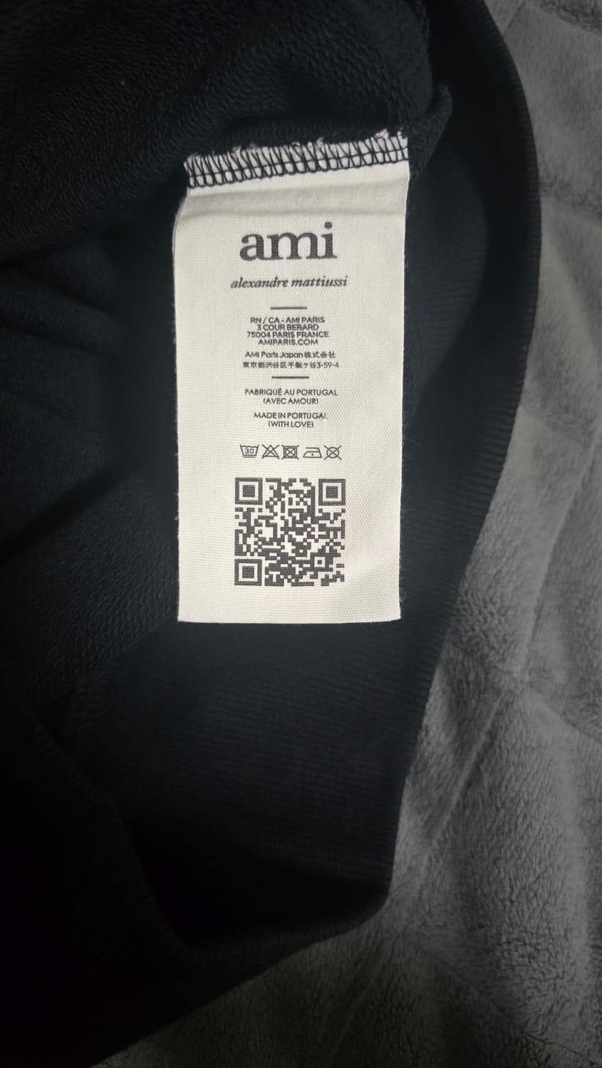 아미 스몰하트 로고 후드 집업 블랙
XL사이즈(국내105) 상품이미지4