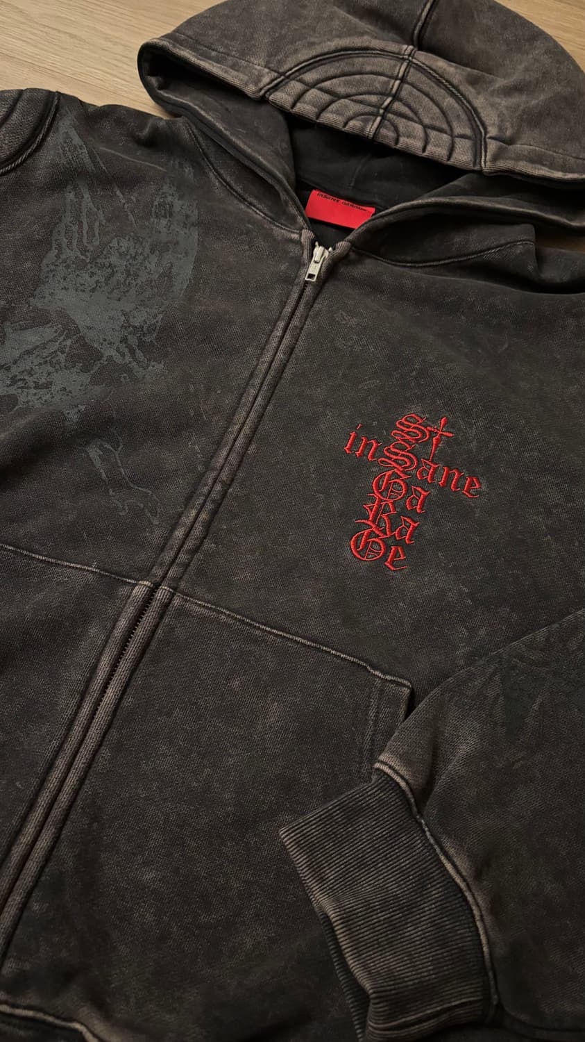 EMBROIDERED PADDED SHOULDER HOODIE 상품이미지3