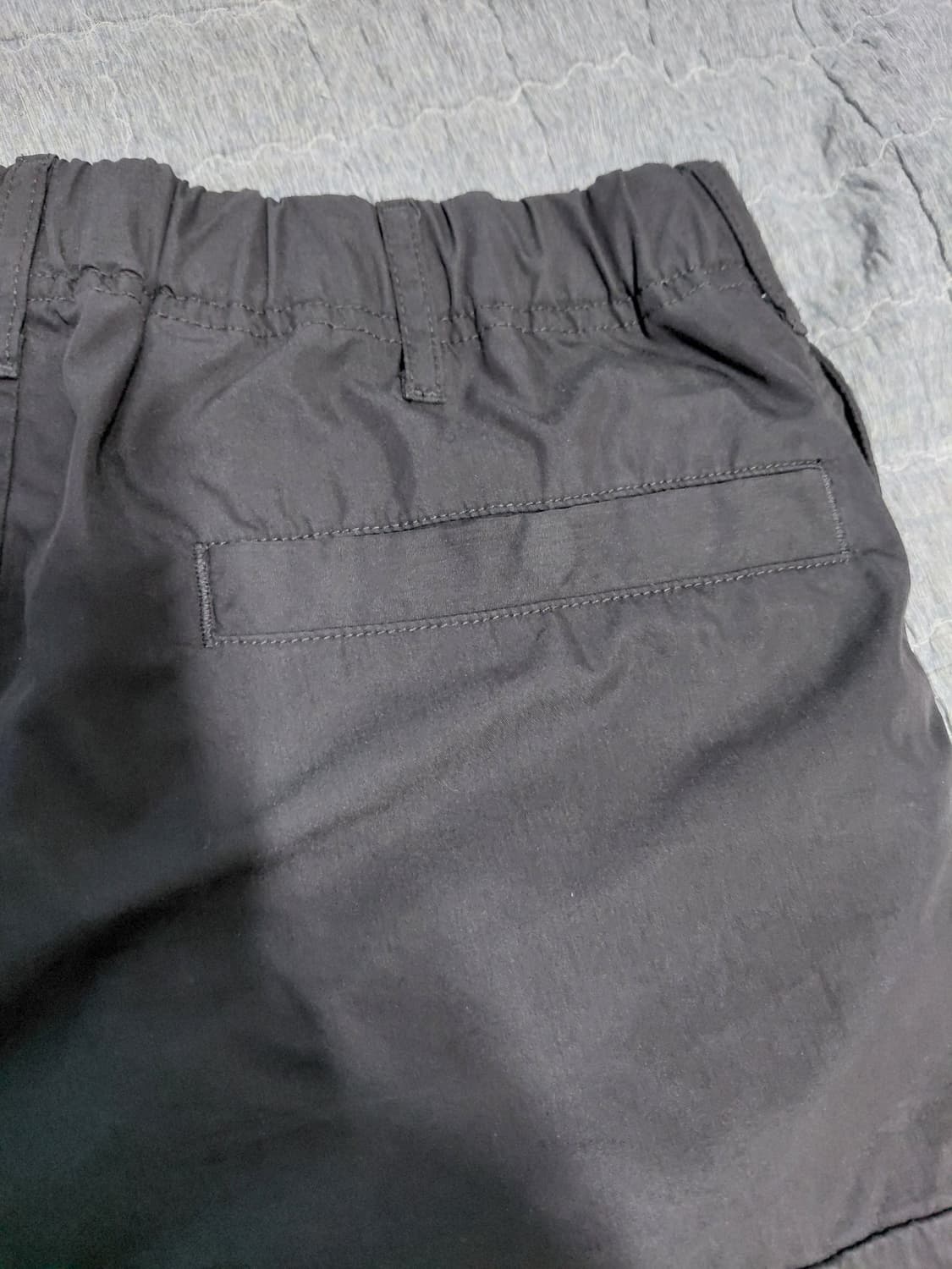 유니클로 U 와이드핏 파라슈트카고팬츠 상품이미지9