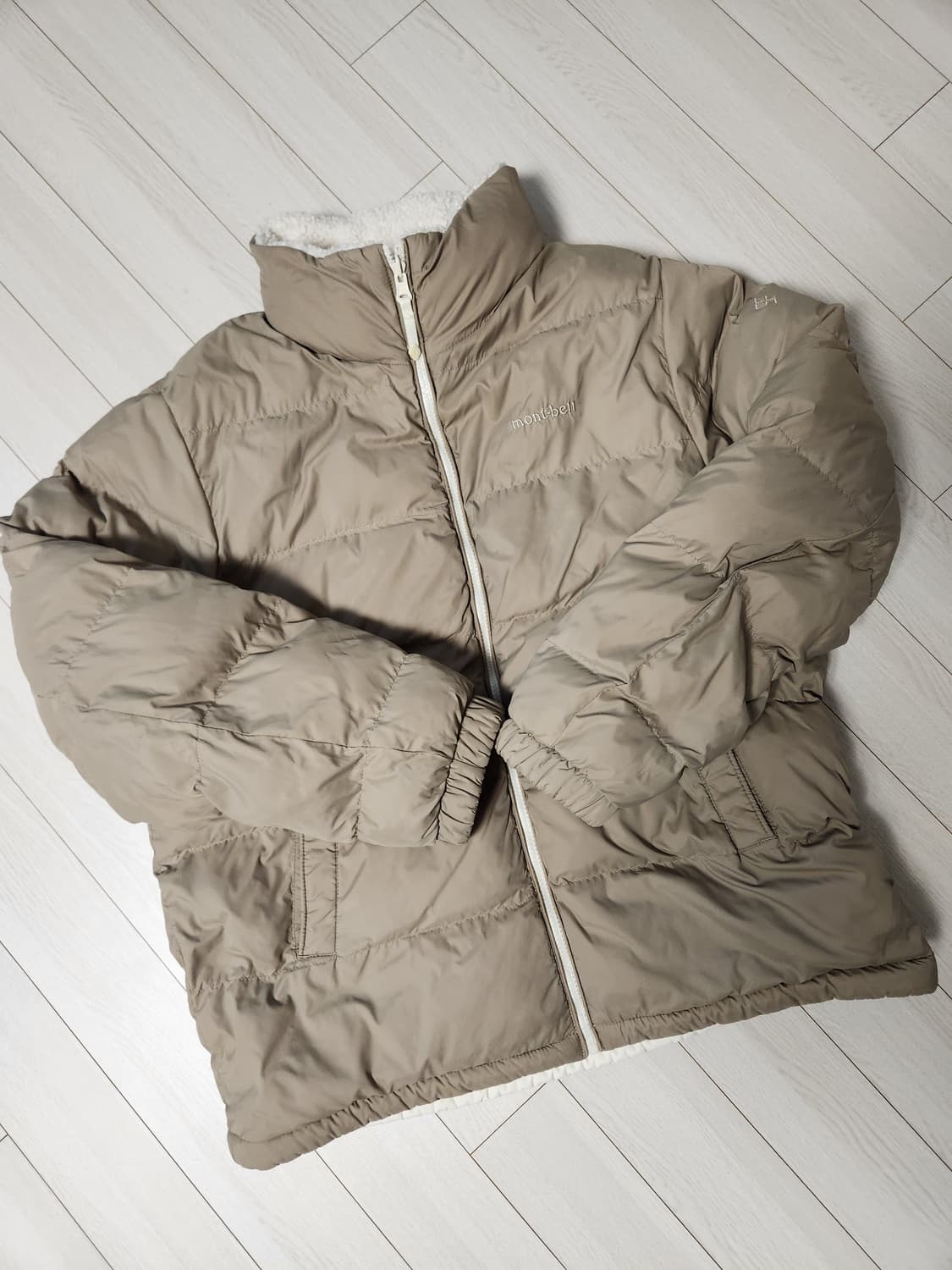 몽벨 리버시블 플리스 양면 점퍼 사이즈105(xl)

여러 중고사이트에도 상품이미지1