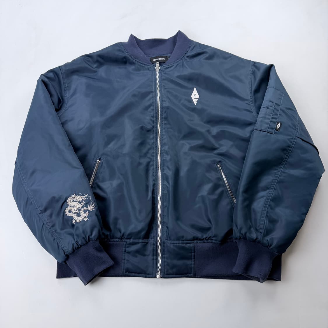 어바웃엠브로 곤룡포 오조룡 자수 세종항공점퍼 상품이미지2