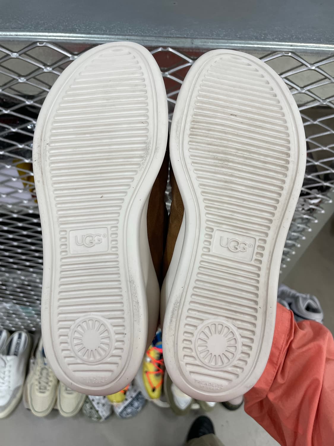 어그 애쉬비 스필 심 스니커즈 240 상품이미지6