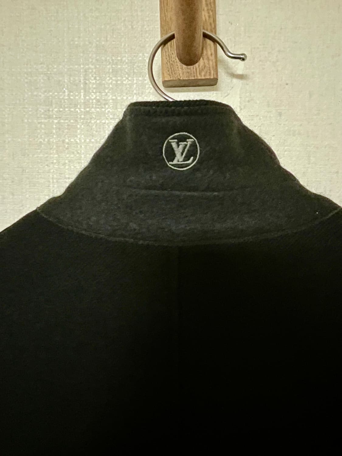 루이비통 슬림 테일러드 블랙 코트 50 매장판 정품 상품이미지3