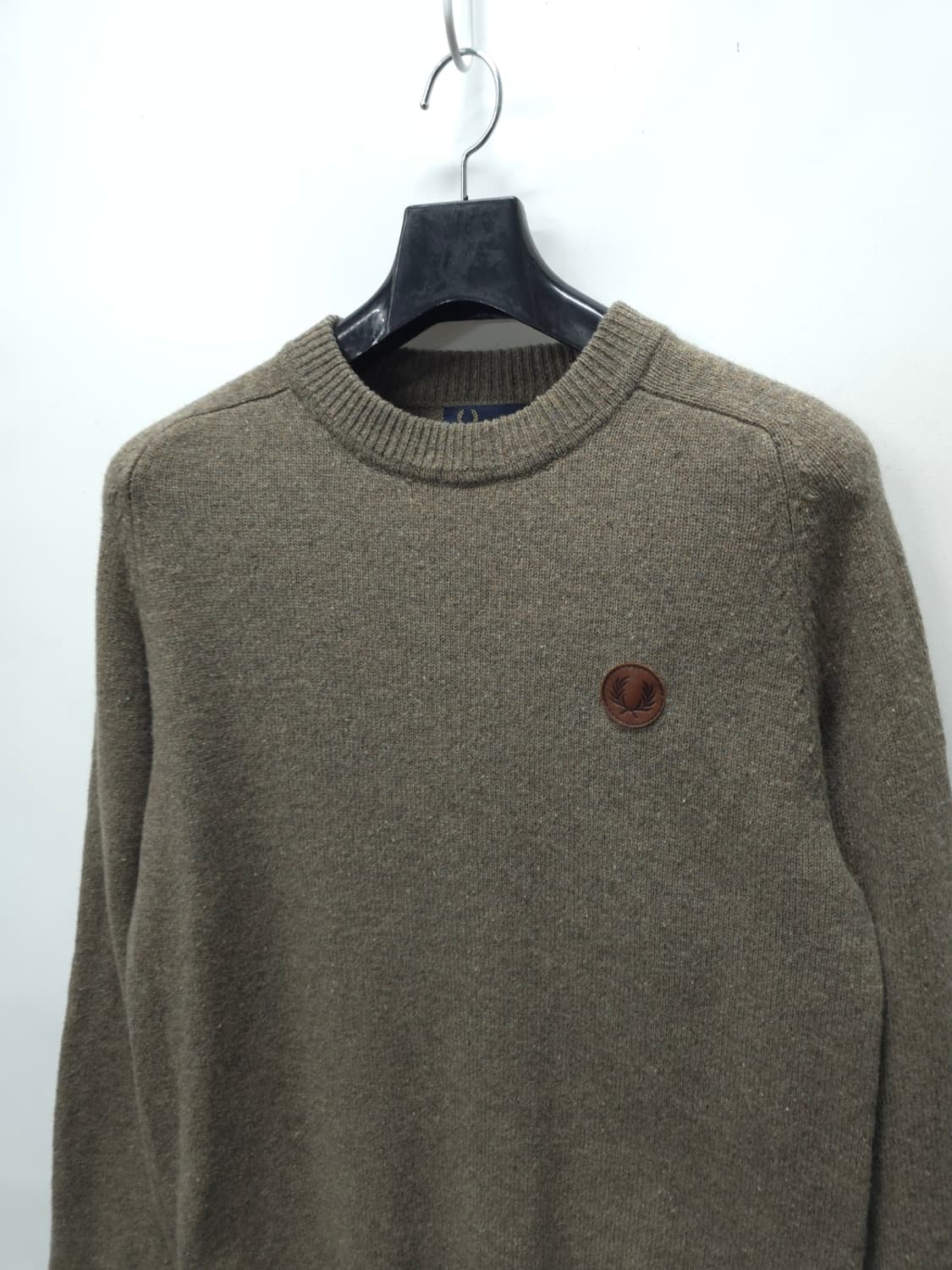 프레드페리 남성 100% 램스울 자수 패치 니트 (95) 상품이미지2