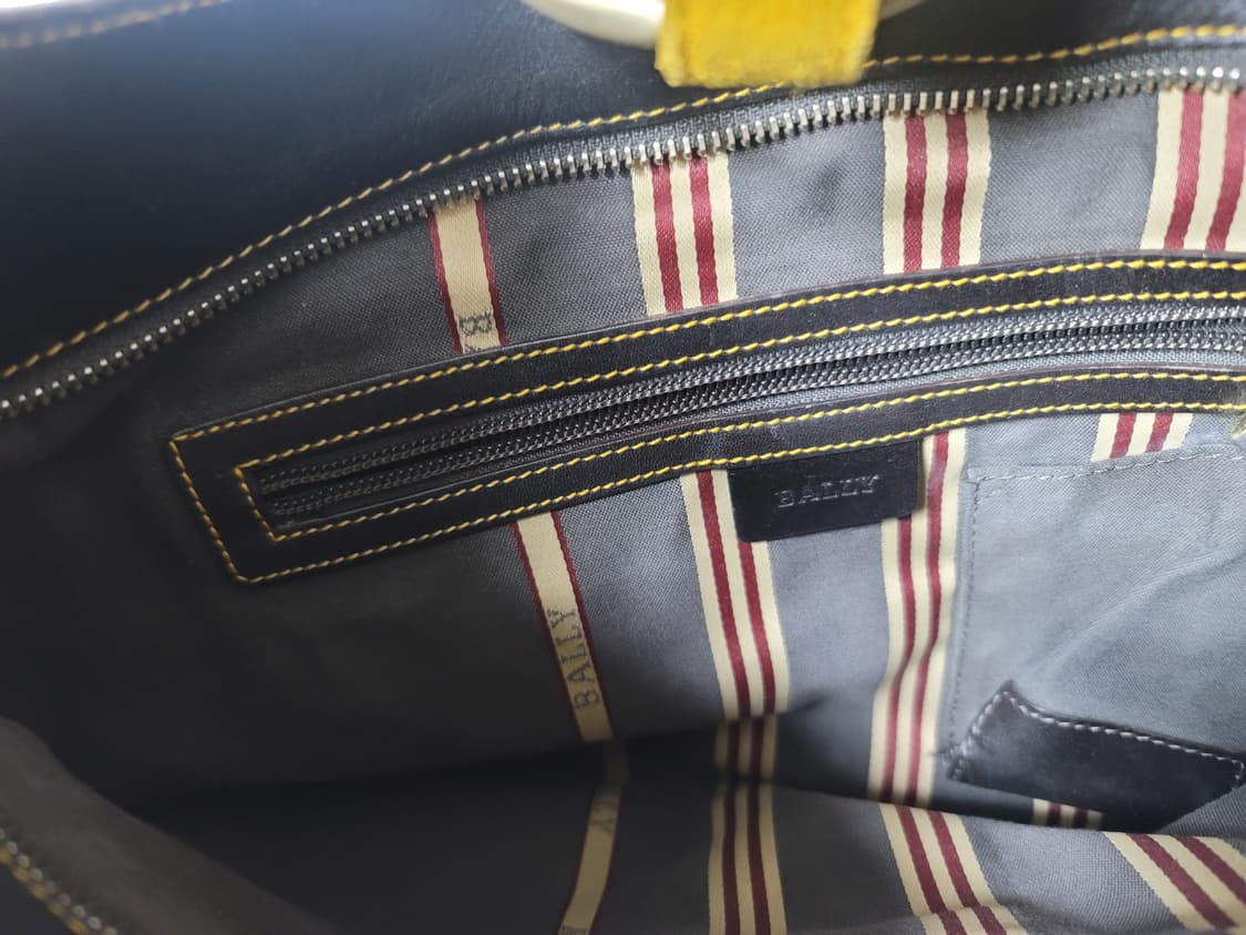 발리 여성 스웨이드+가죽 토트백 상태굿

 상품이미지7