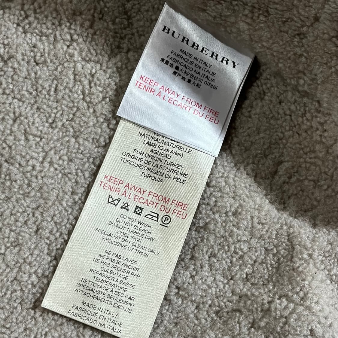 [키즈] 버버리 체크 양털 자켓 상품이미지9