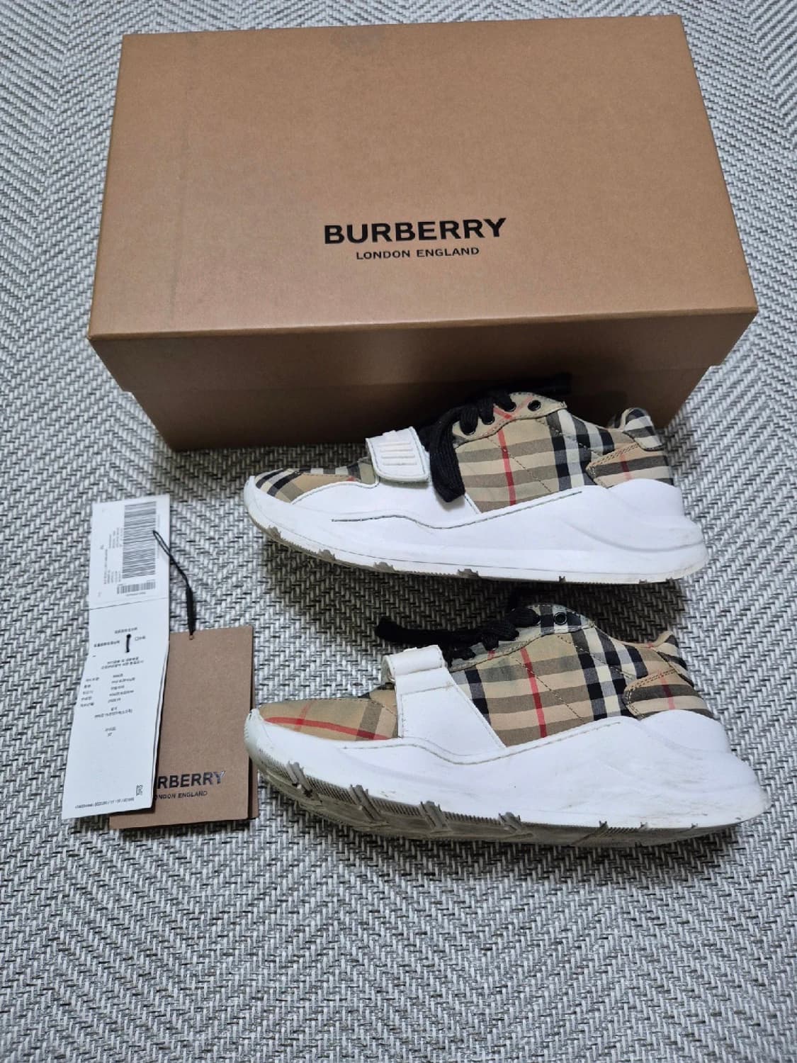 백화점 정품 버버리 스니커즈 37 벨크로 240 상품이미지3