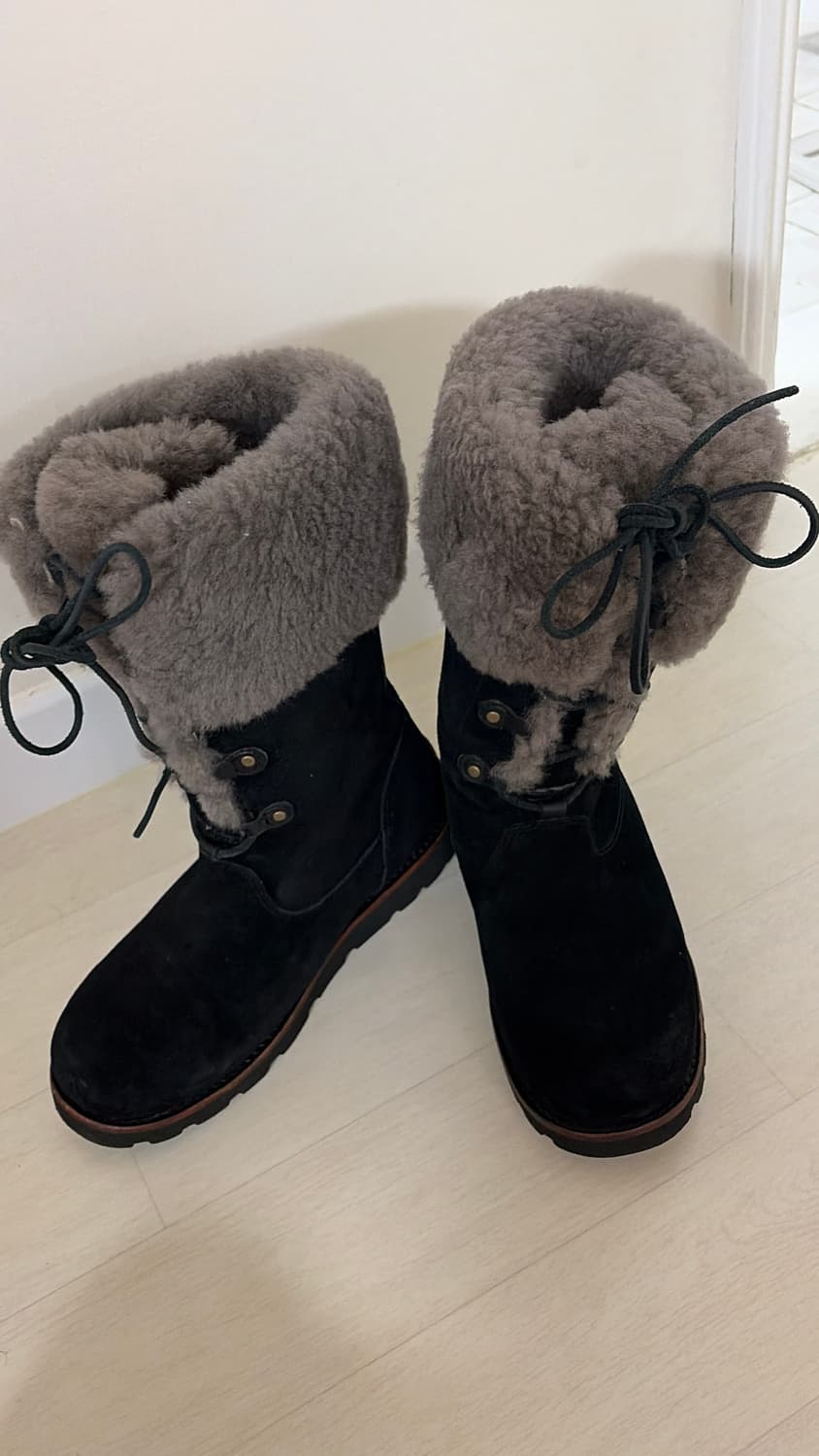 어그 레이스업 부츠 230 정품  상품이미지1