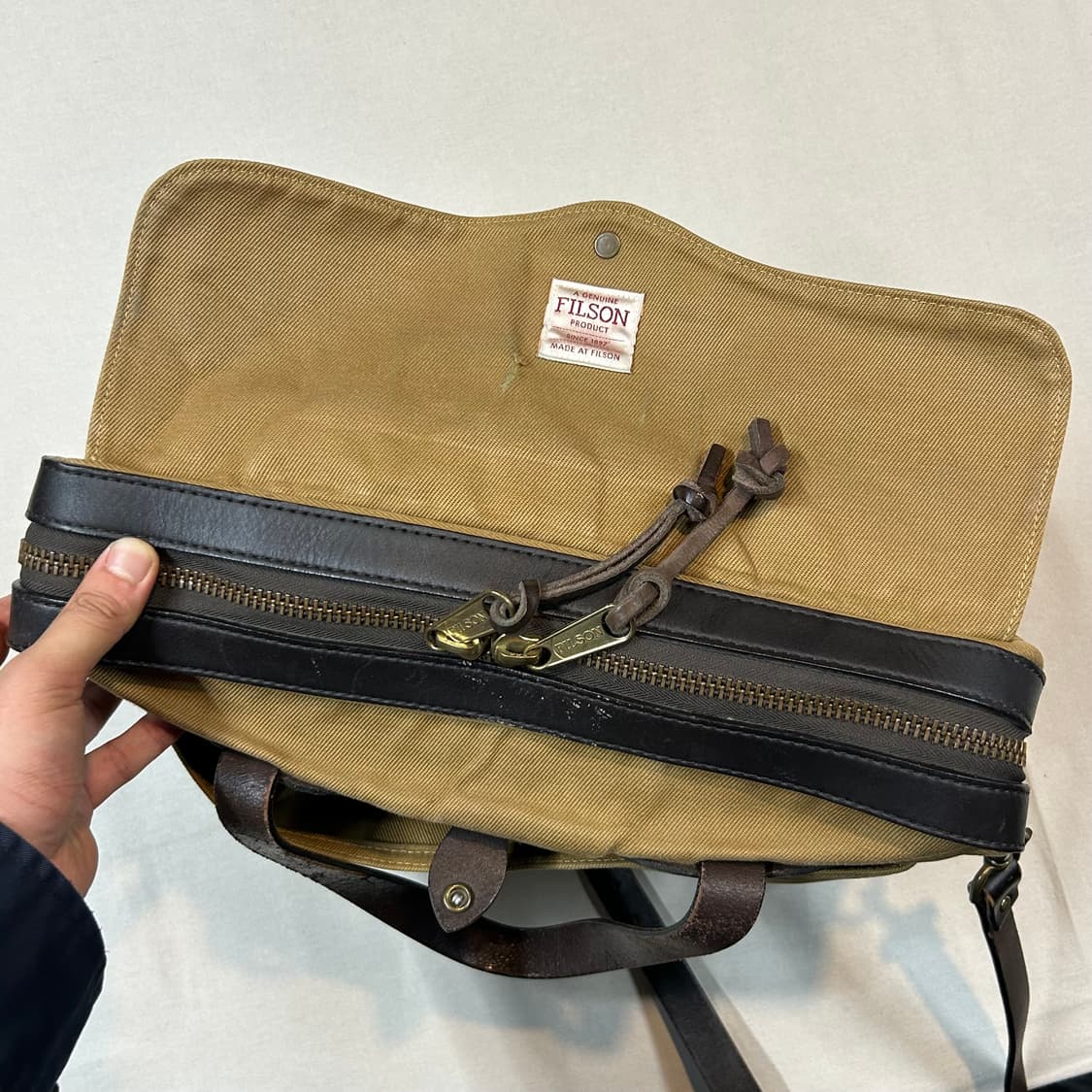 FILSON 필슨 256 탄 브리프케이스 가방 크로스백 겸용 상품이미지9